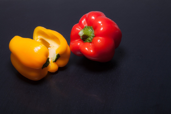 50 cm x 40 cm ,schwarzes Kunststoffschneidbrett, PROFIBRETT aus Vollkunststoff, HACCP geeignet, Spülmaschinenfest, höchst messerschonend, Industriequalität, für alle Lebensmittel geeignet